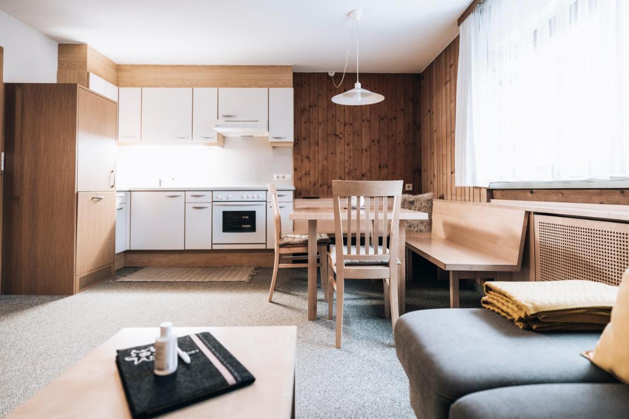 Gaestehaus Laesser Mellau Exteriör bild